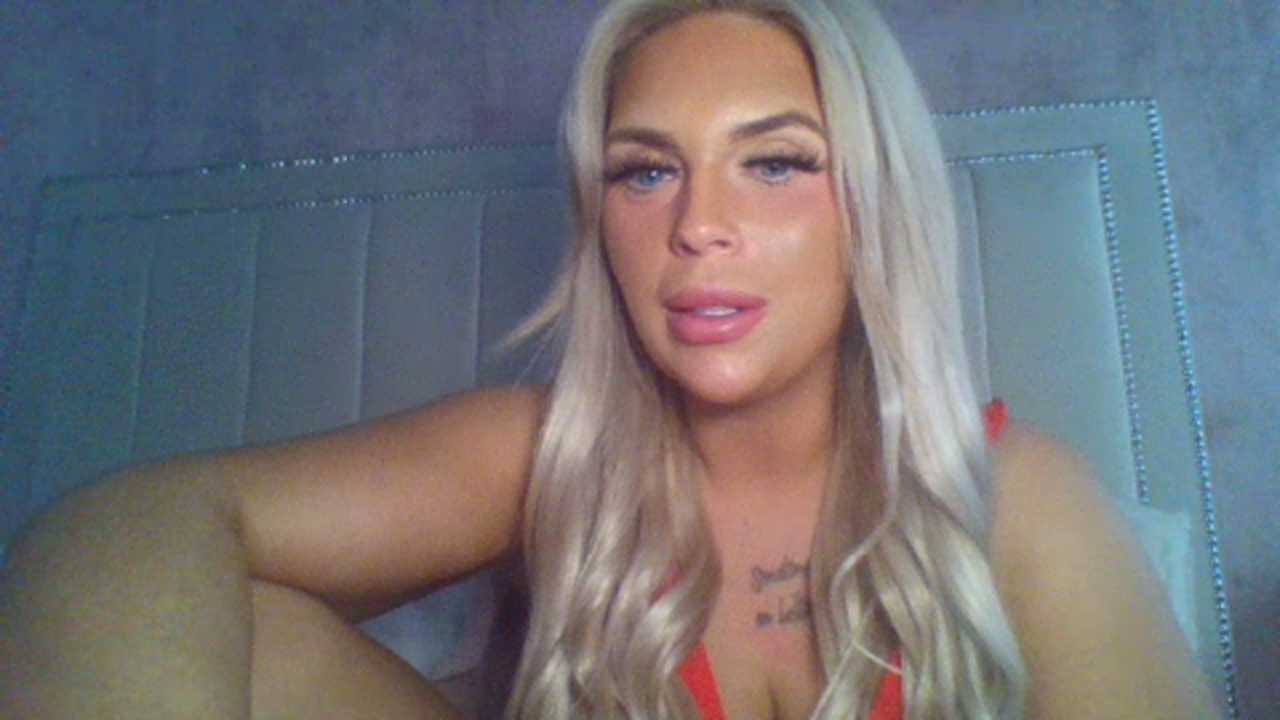 MiaMae_x cam recording
