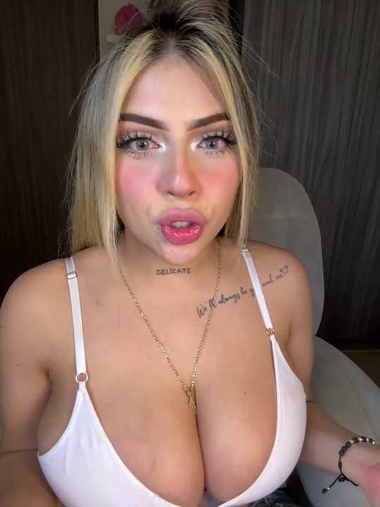 MiaWhitePink_ cam recording