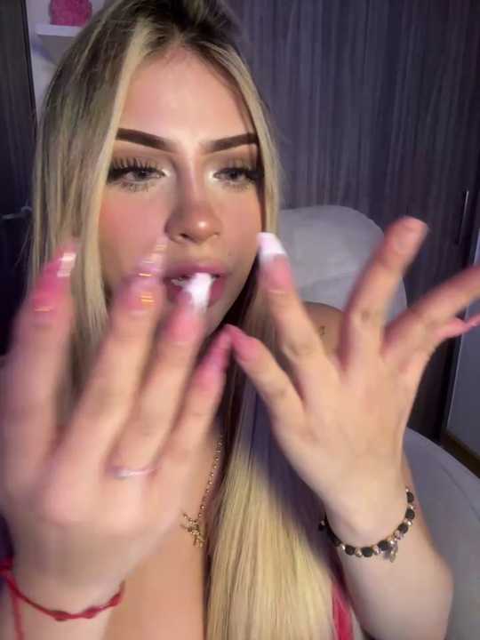 MiaWhitePink_