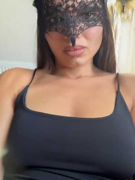 Mia_Cannon
