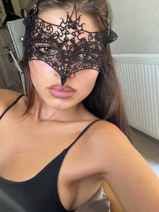 Mia_Cannon