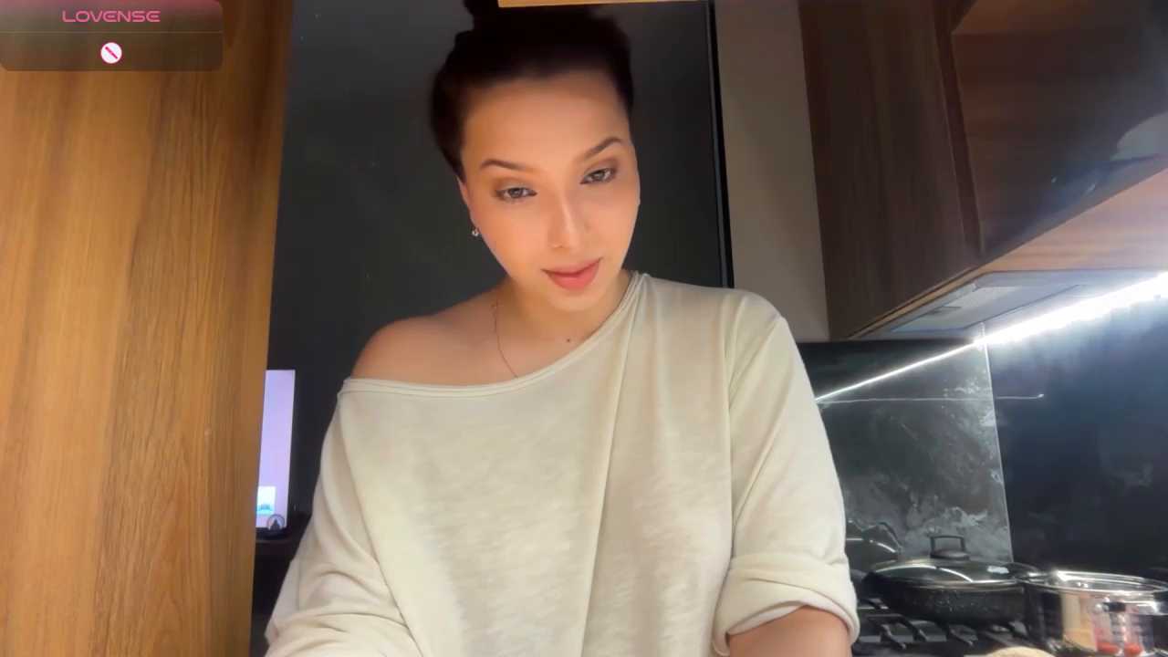 MiaaRusso_ cam recording