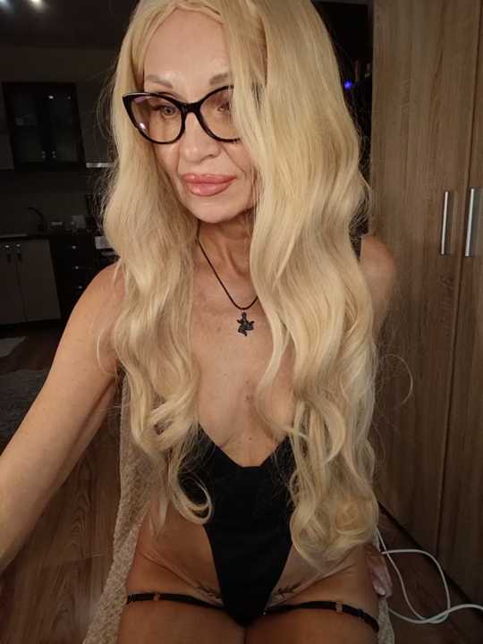 Mila_Lovi cam recording