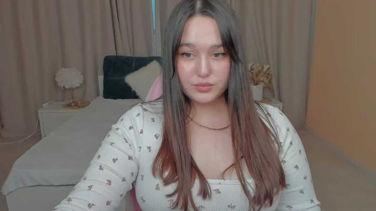 Mila_Vogue