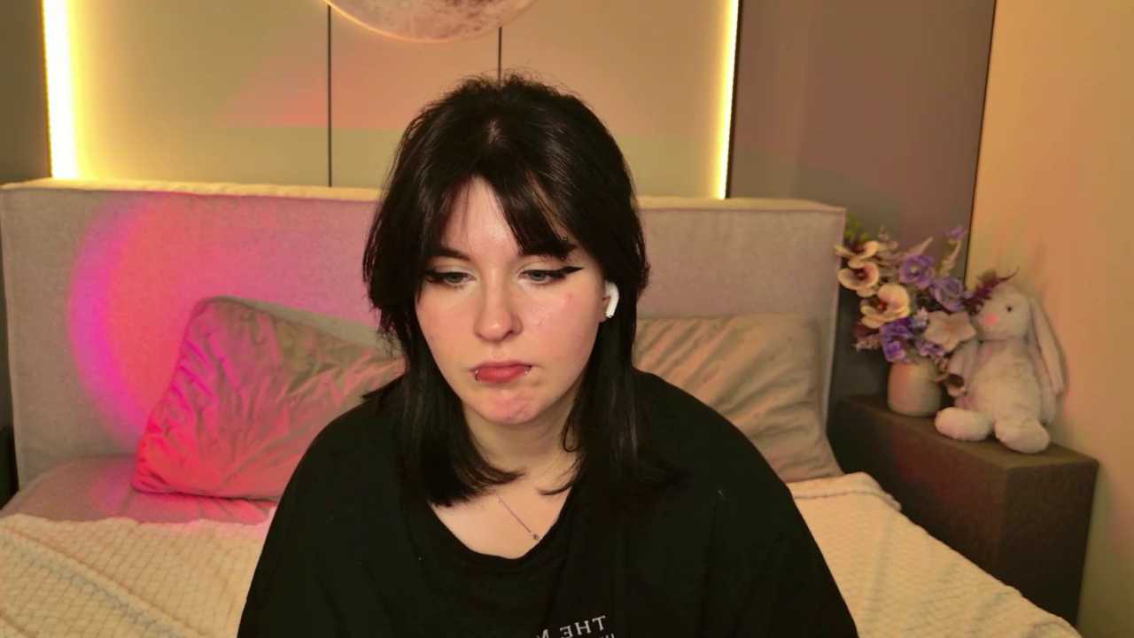 Milana_Bold cam recording