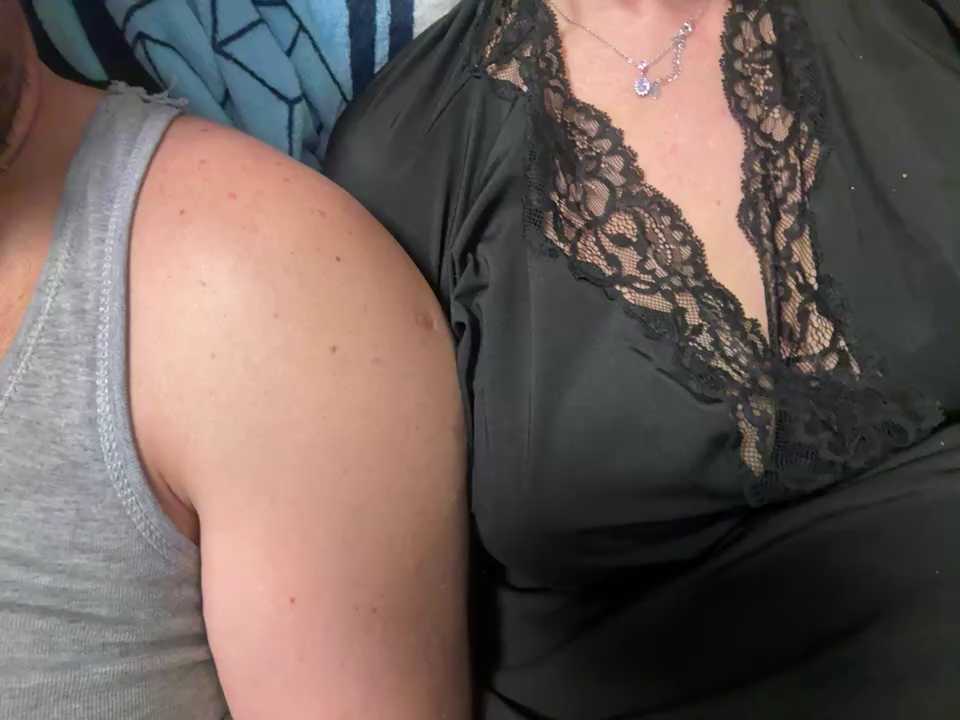 Milf_couple cam recording