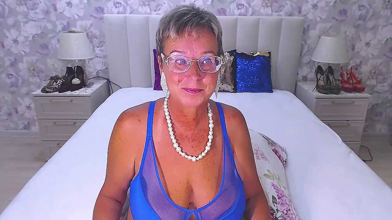 MilfyMommyXX cam recording
