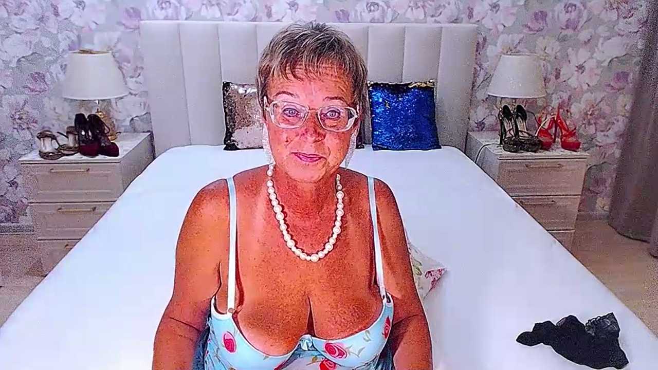 MilfyMommyXX cam recording