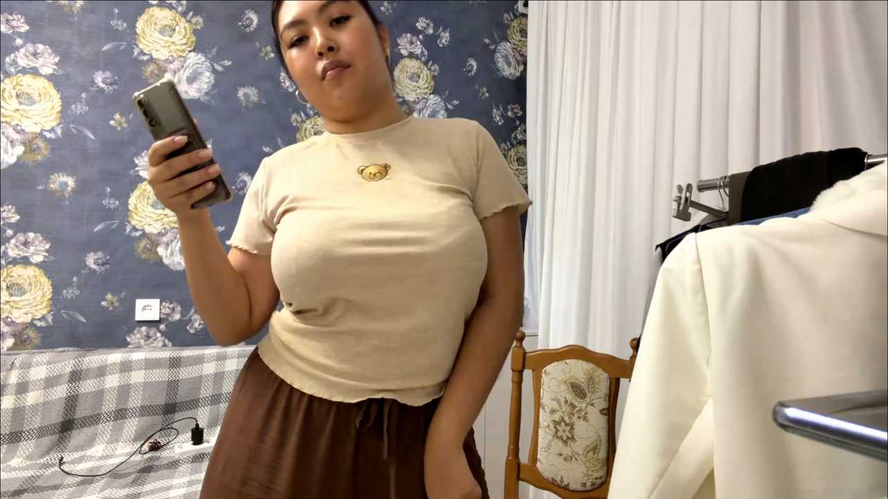 MiliBella Stripchat recording – Oct 17, 2026