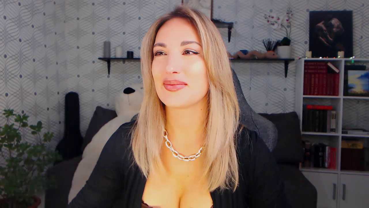 MillaXQueen cam recording