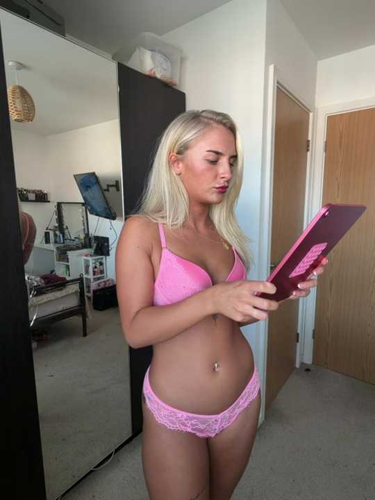 Millymae_ cam recording