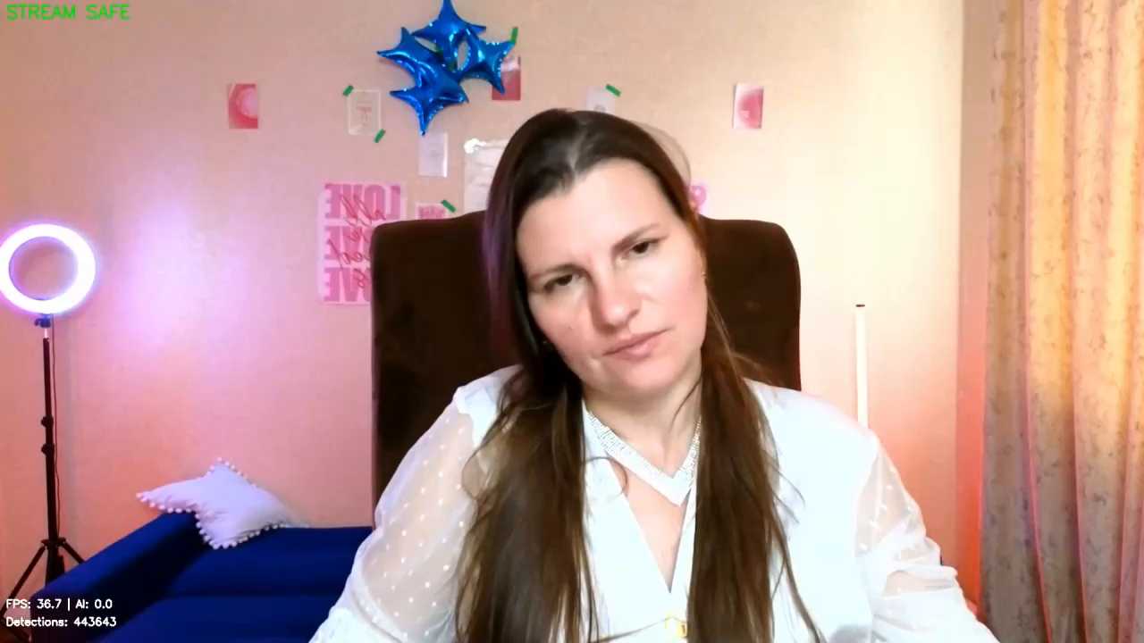 Mirabelle_Velvet cam recording