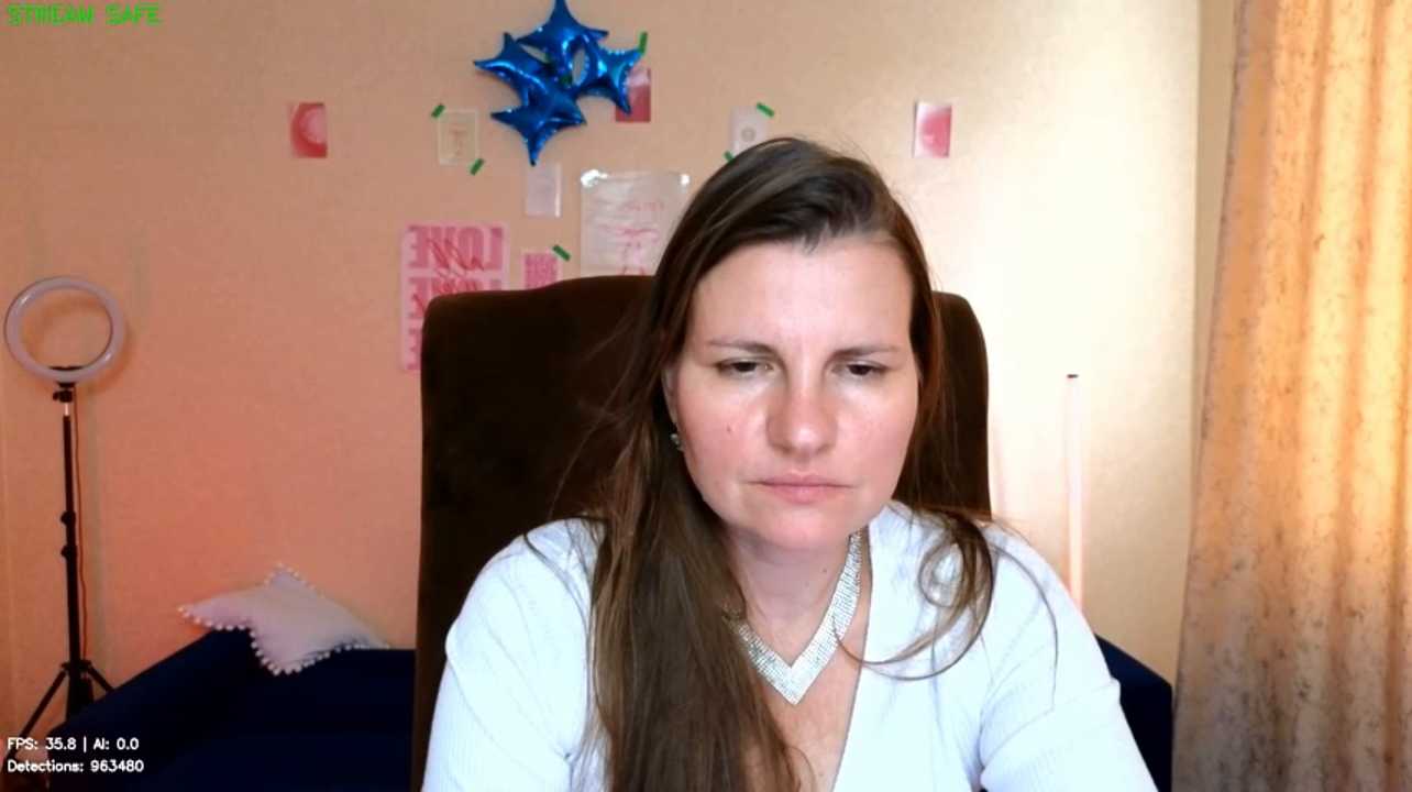 Mirabelle_Velvet