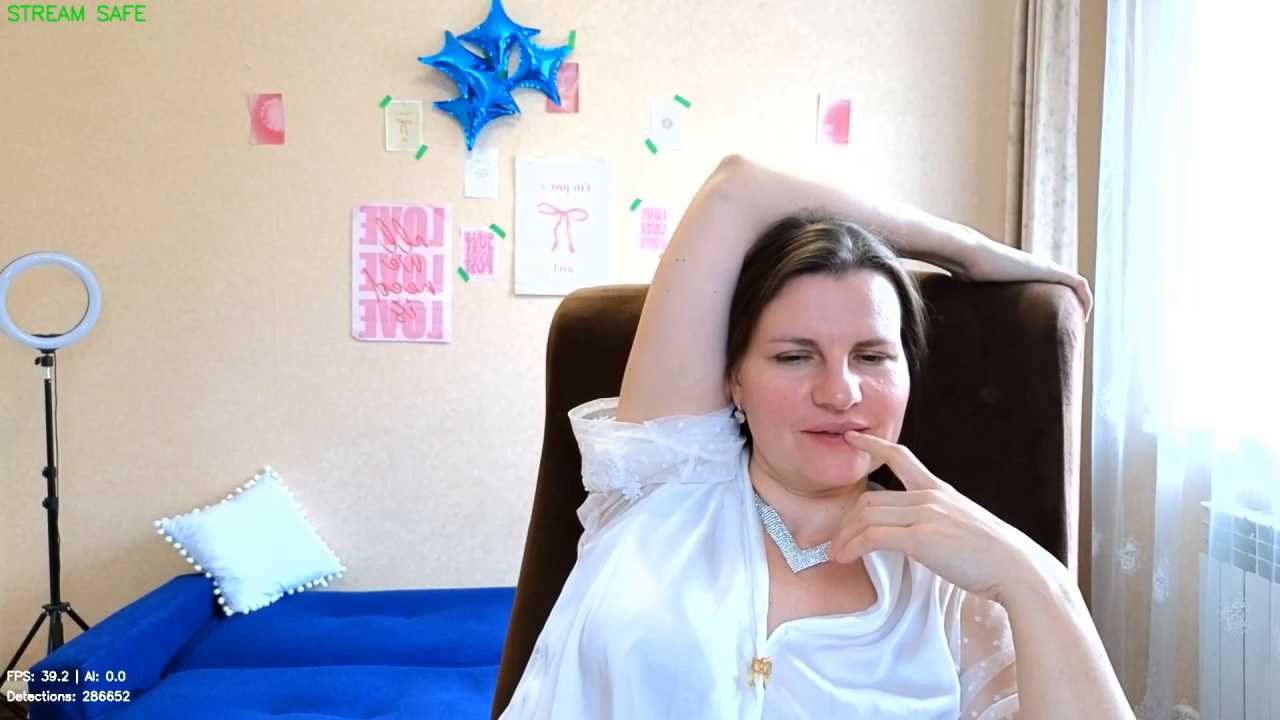 Mirabelle_Velvet cam recording