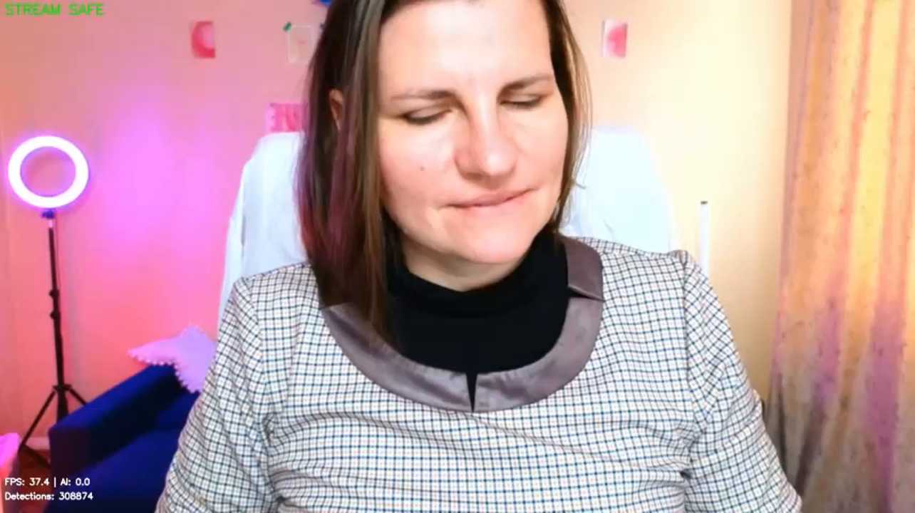 Mirabelle_Velvet cam recording
