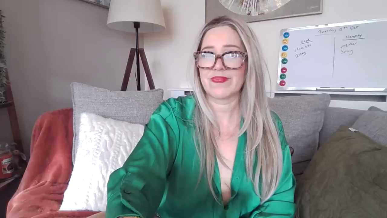 MissHoneyPenny cam recording