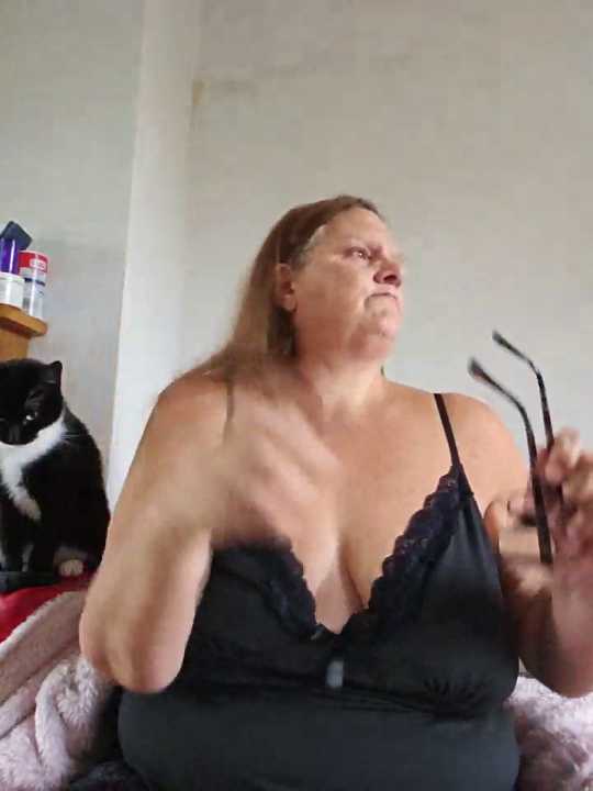 MissQueenBeex cam recording