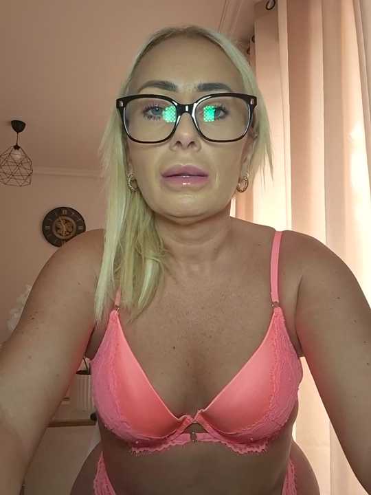 Molliexo Stripchat recording – Oct 20, 2026