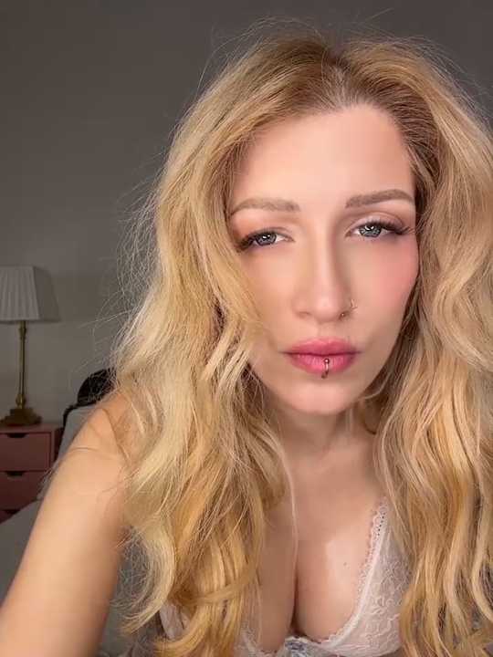 Molly_Johnson_uk Stripchat recording – Oct 11, 2026