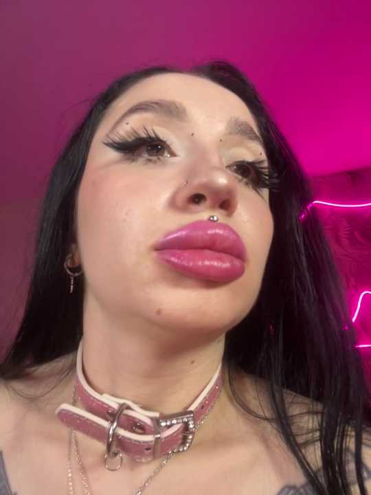Molly__Moon Stripchat recording – Oct 20, 2026