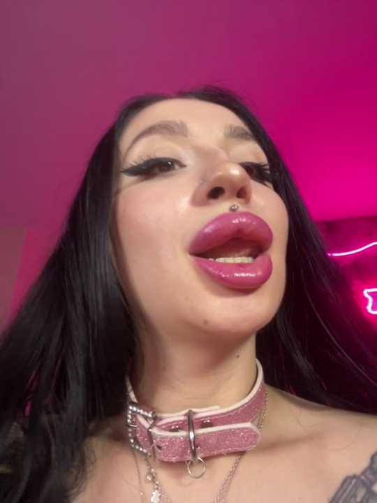 Molly__Moon Stripchat recording – Oct 15, 2026