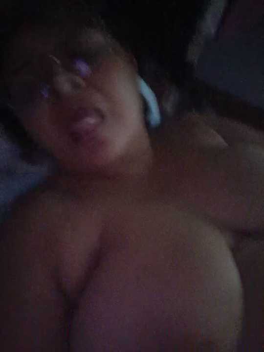 Momy-hot-gril