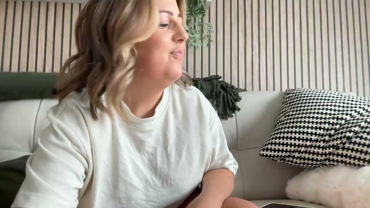 MsBelleWarick cam recording