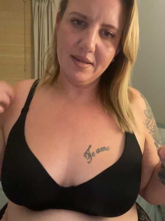 Ms_Hot_July cam recording