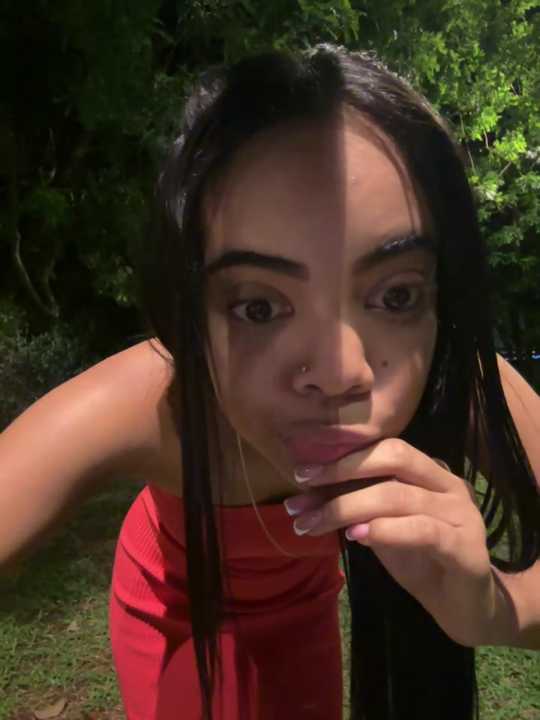 NAUGHTY_LITTLE_18 cam recording