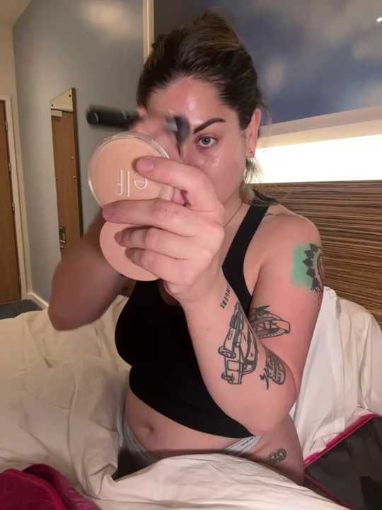 NaomiDizUK cam recording