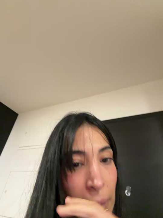 Naughty_Arab_girl