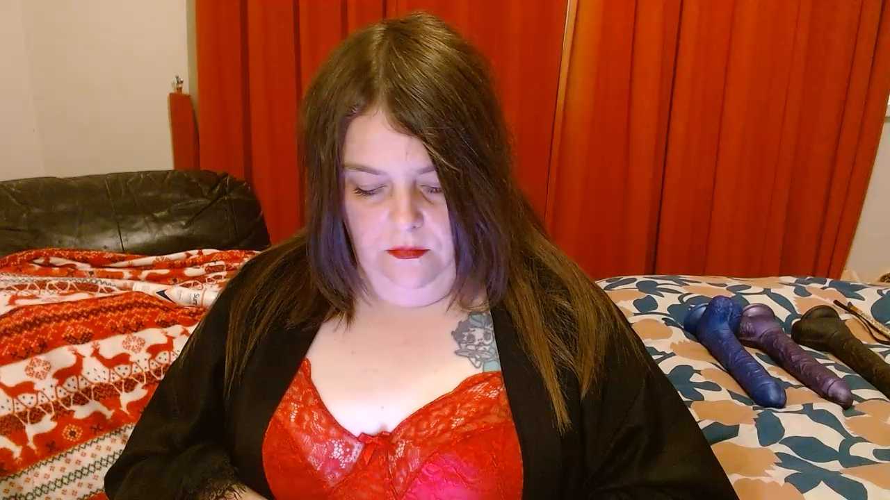 Naughty_MILF_Courtney
