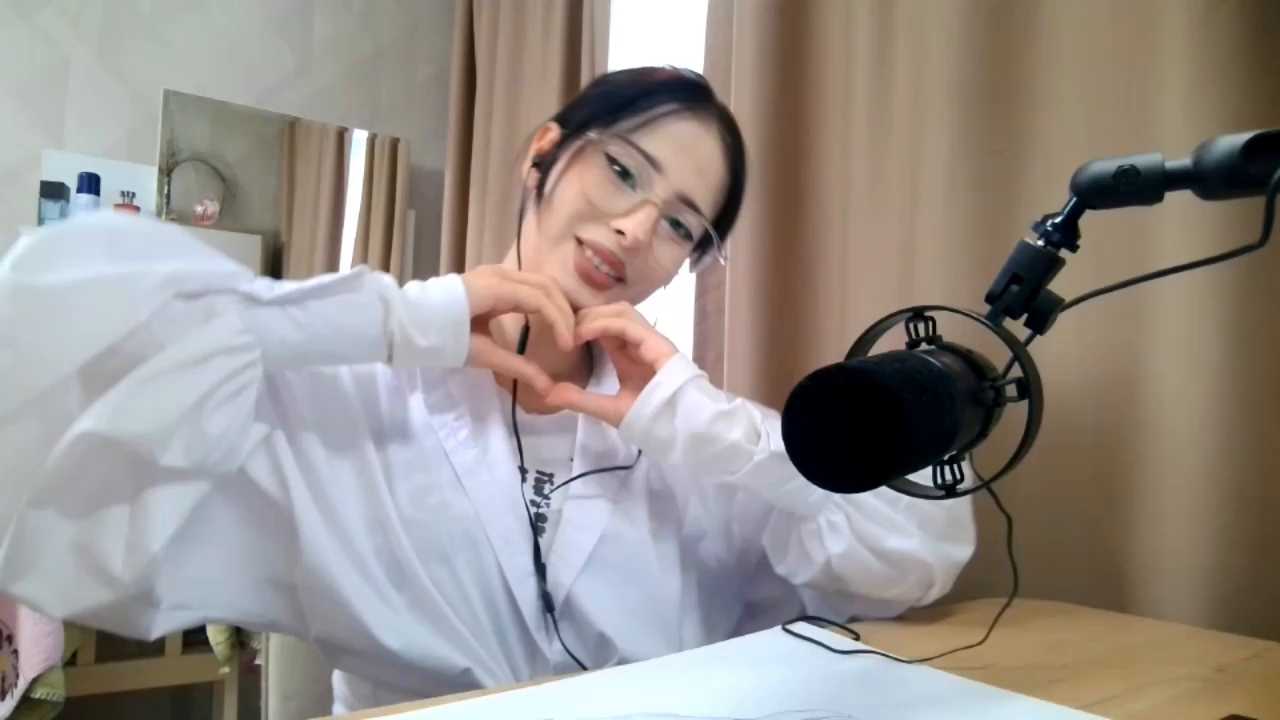NeomiMckillip cam recording