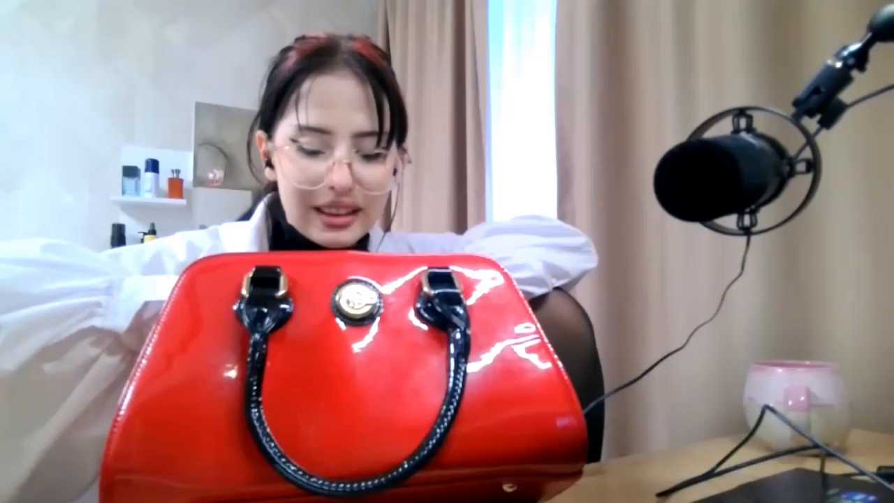 NeomiMckillip cam recording