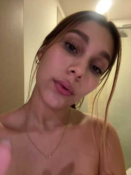 Nikii__ cam recording