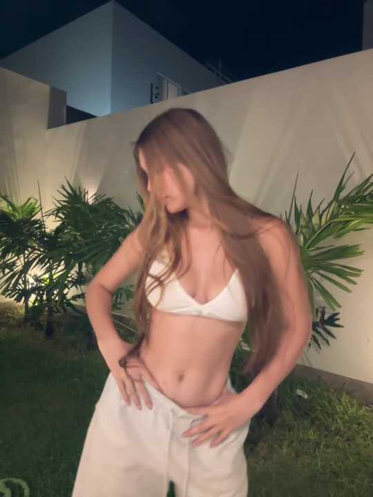 Nikii__ cam recording