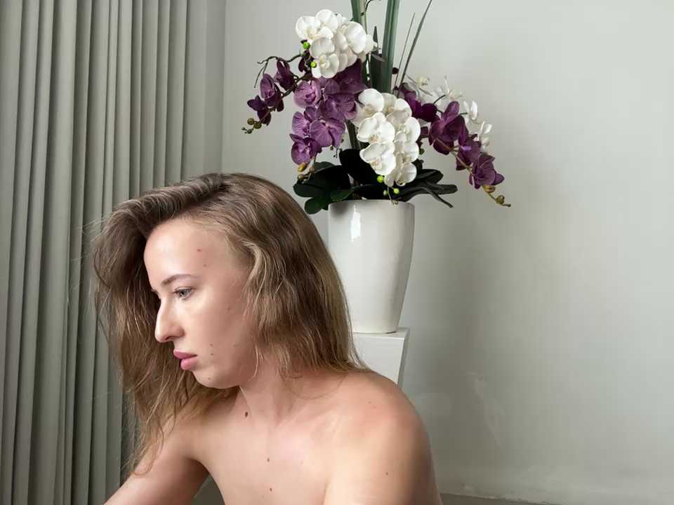 Nura_n_Sarah cam recording