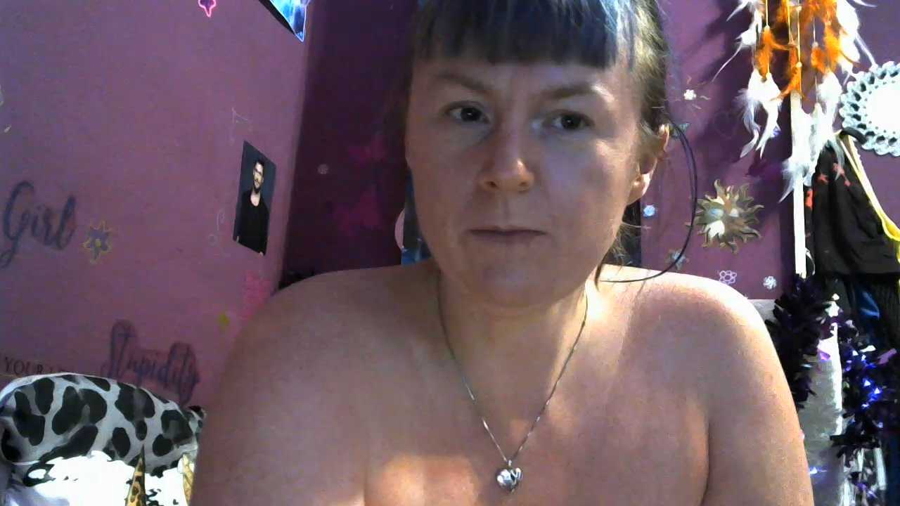 ORANGE-PRETTY-PUSSY