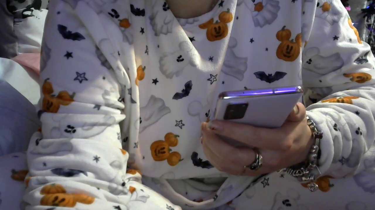 ORANGE-PRETTY-PUSSY