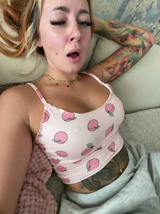 ObviouslyPeachy cam recording