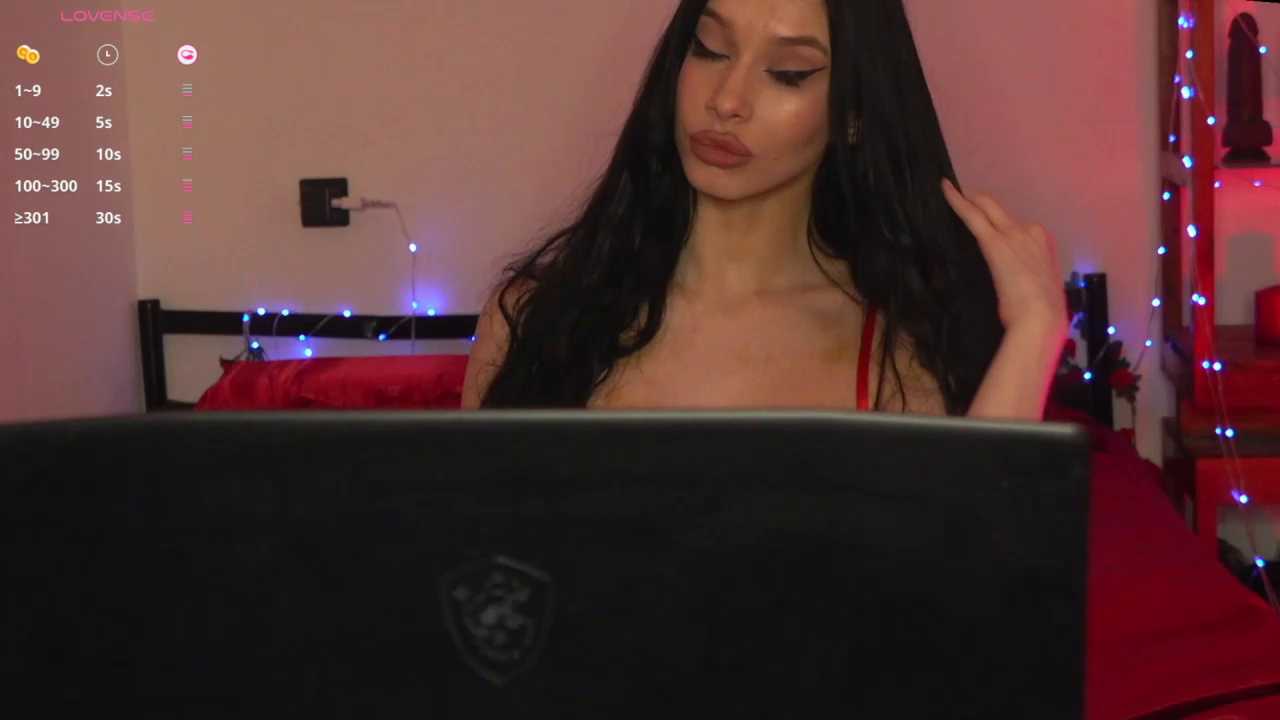 Olivia_Faye