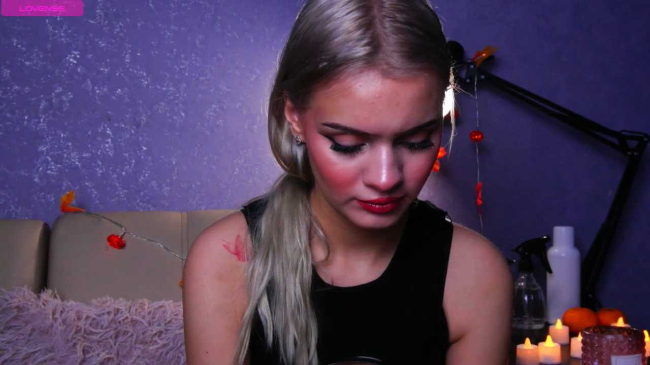 OnlyMolly Stripchat recording – Oct 22, 2026