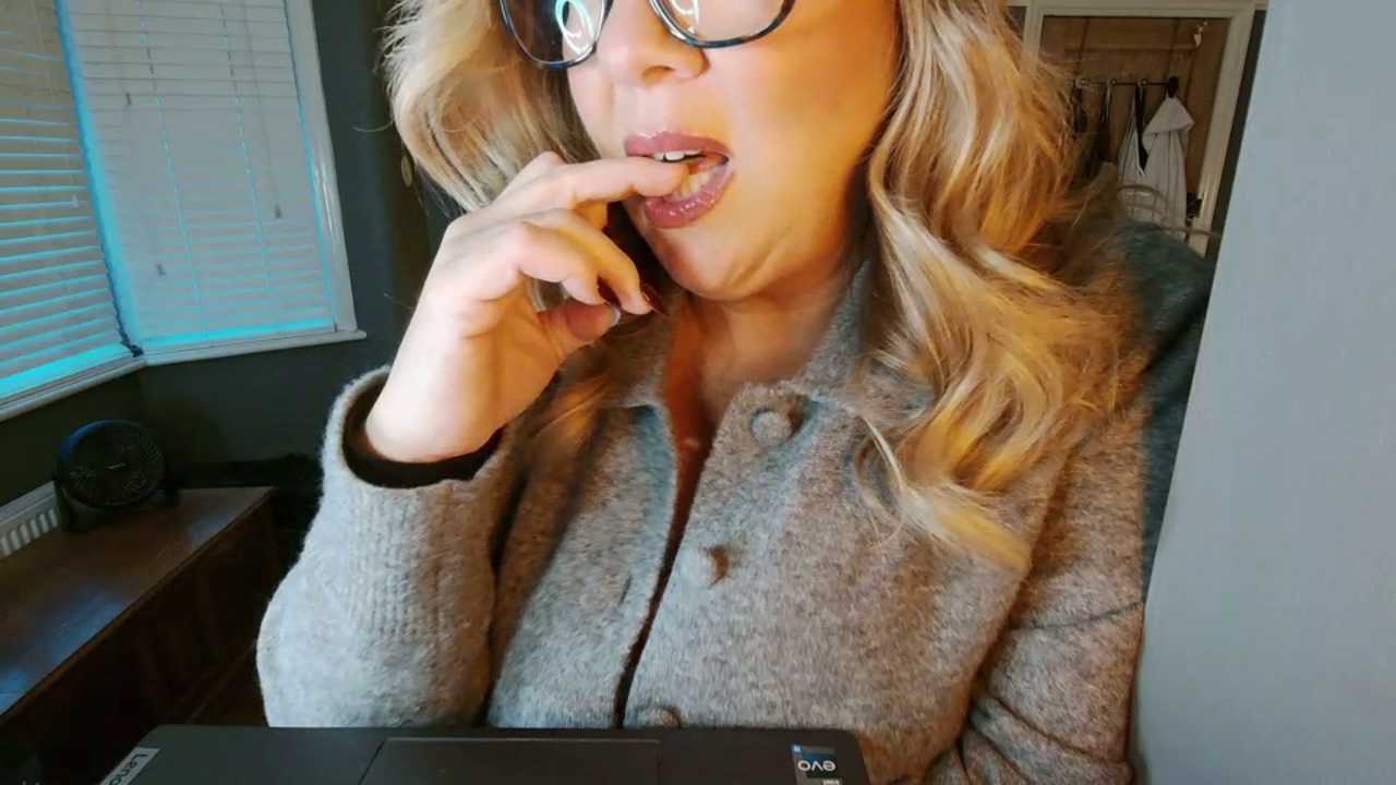 OrlaOnline Stripchat recording – Oct 14, 2026