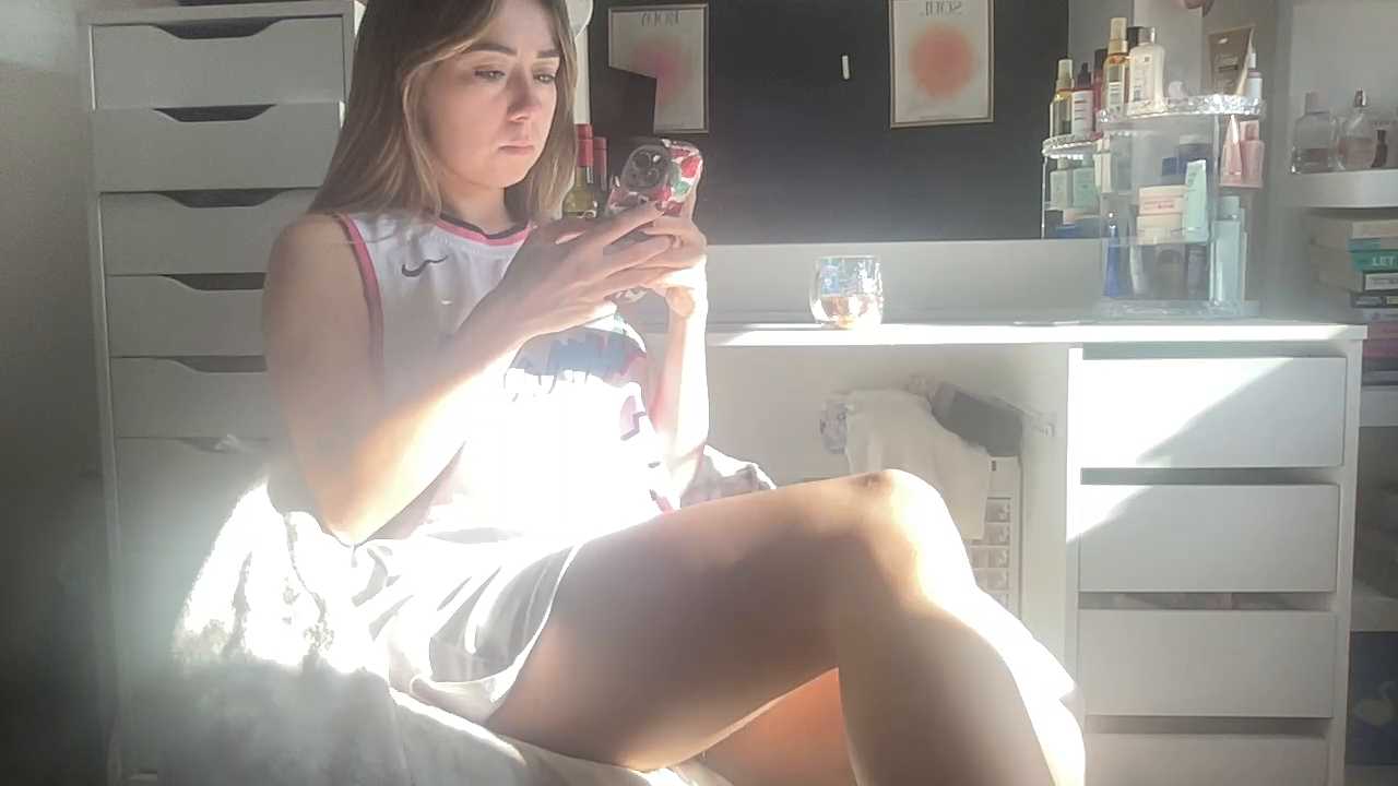 PETITEGODESSXO