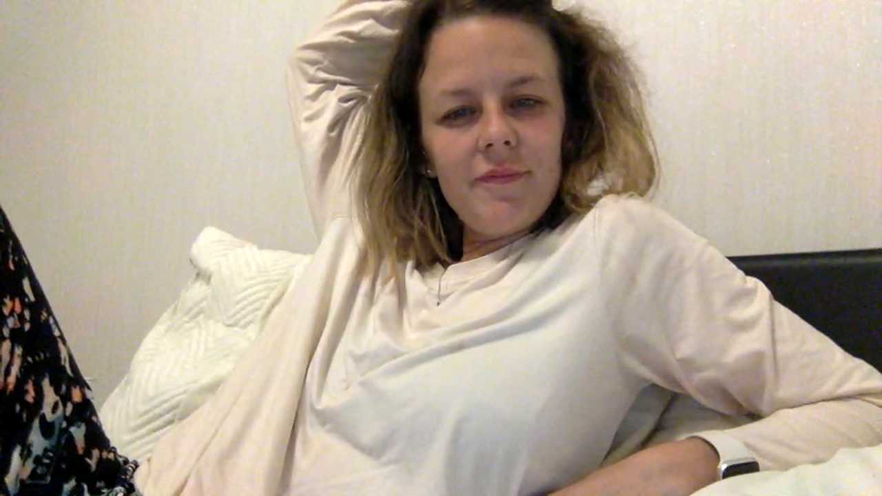 Petite-Esme cam recording