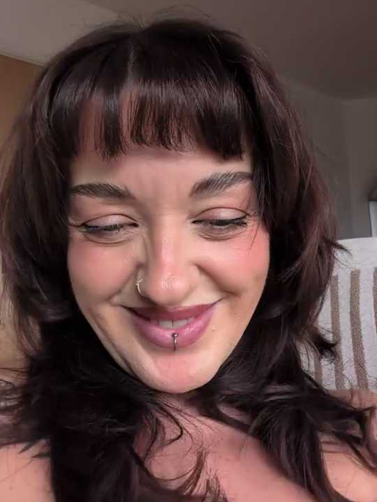 Petite_Juicy_Olive cam recording