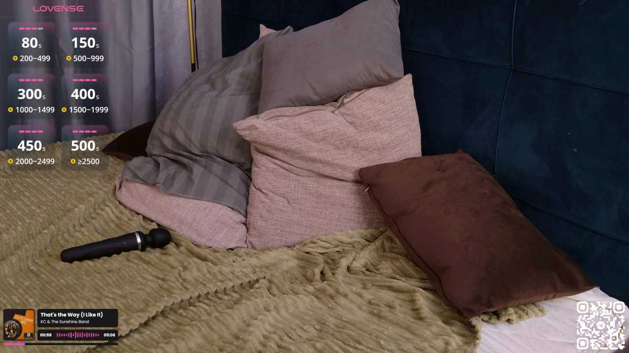 Playful_Lia cam recording