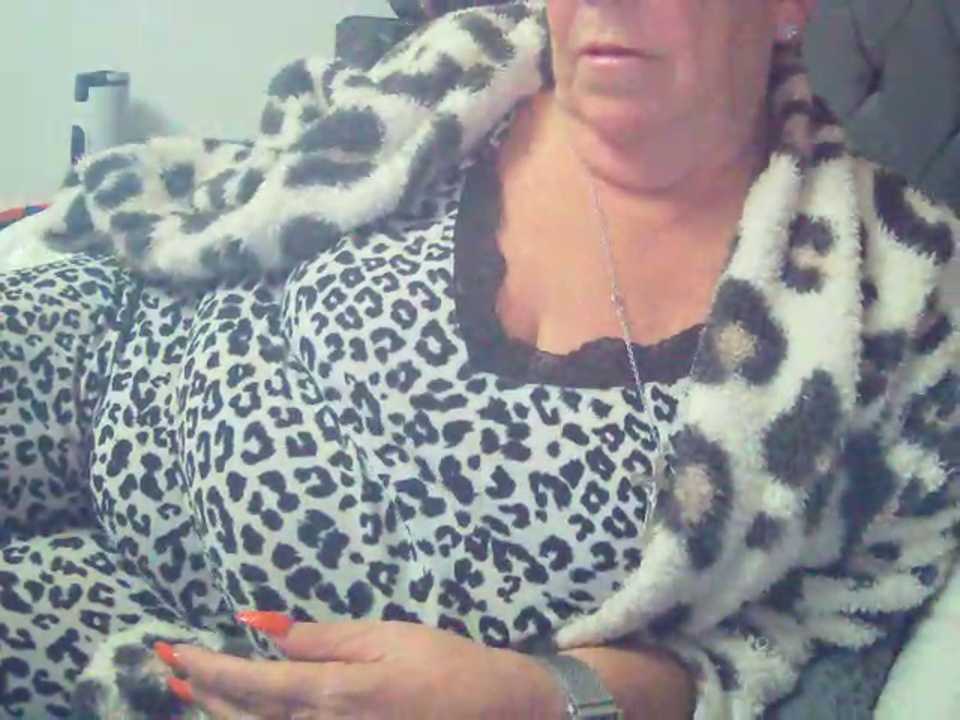 Playful_MILF_Demi