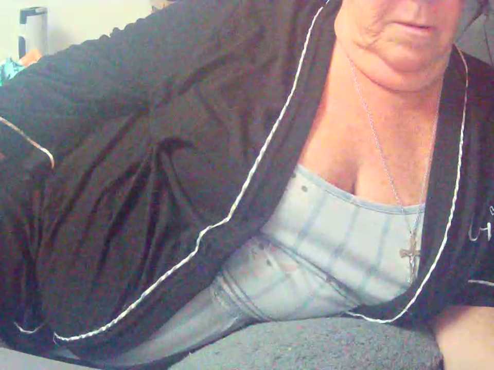 Playful_MILF_Demi