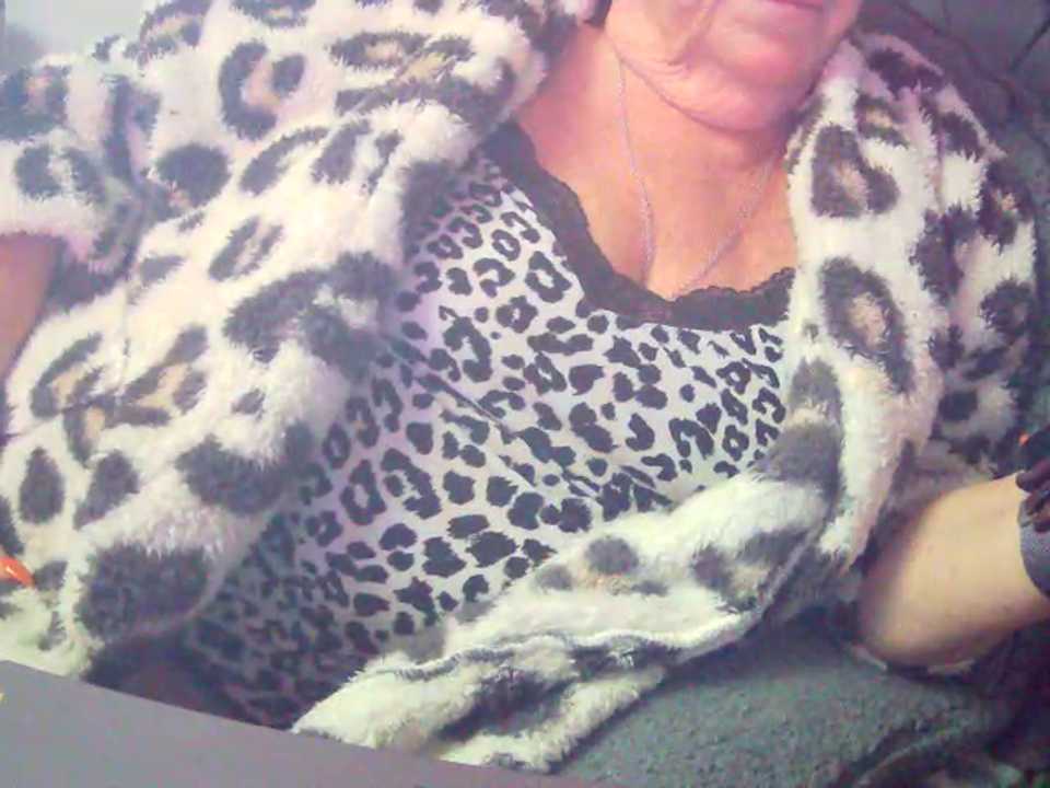 Playful_MILF_Demi